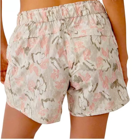 Free People Movement Printed In The Wild Mid Rise Shorts L NWT - Picture 3 of 11